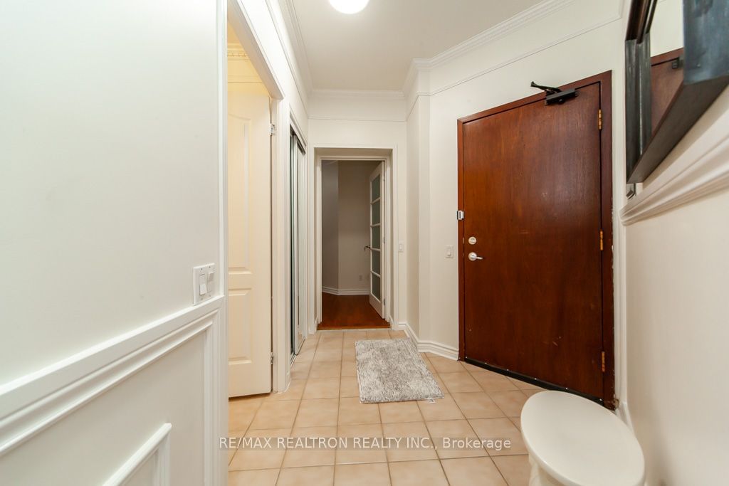 555 Yonge St, unit 309 for sale - image #27