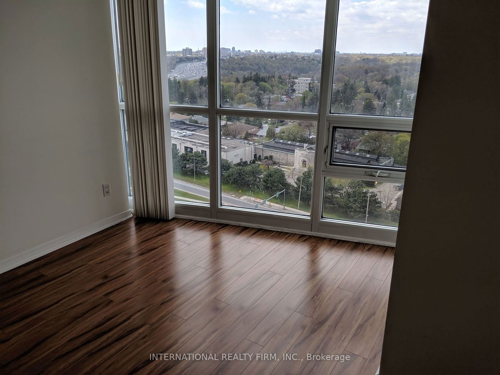 30 Harrison Garden Blvd, unit 1906 for sale - image #12