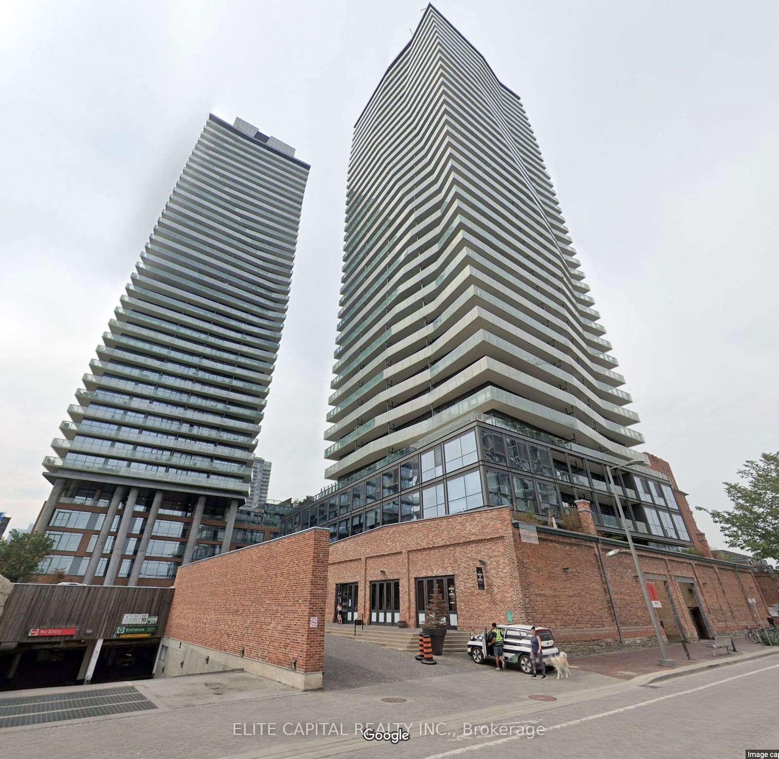 390 Cherry St, unit 405 for sale - image #2