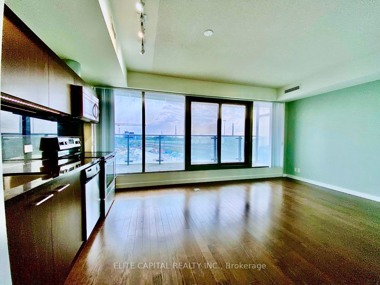 390 Cherry St, unit 405 for sale - image #5