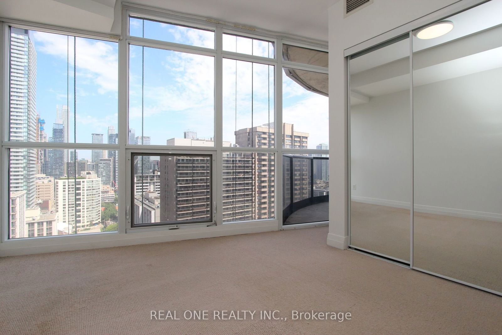 21 Carlton St, unit 2505 for sale - image #5