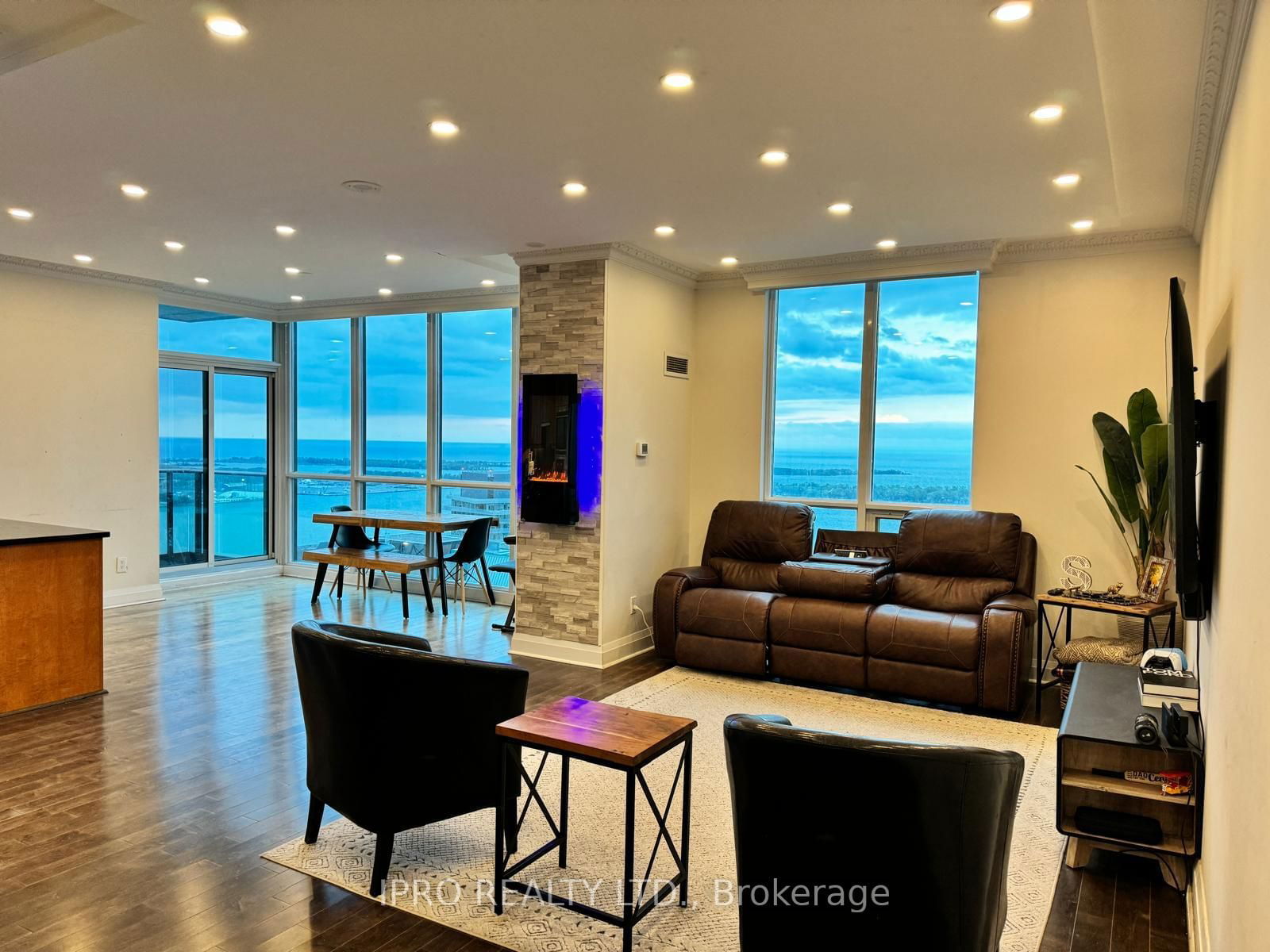 16 Harbour St, unit 4305 for sale - image #32