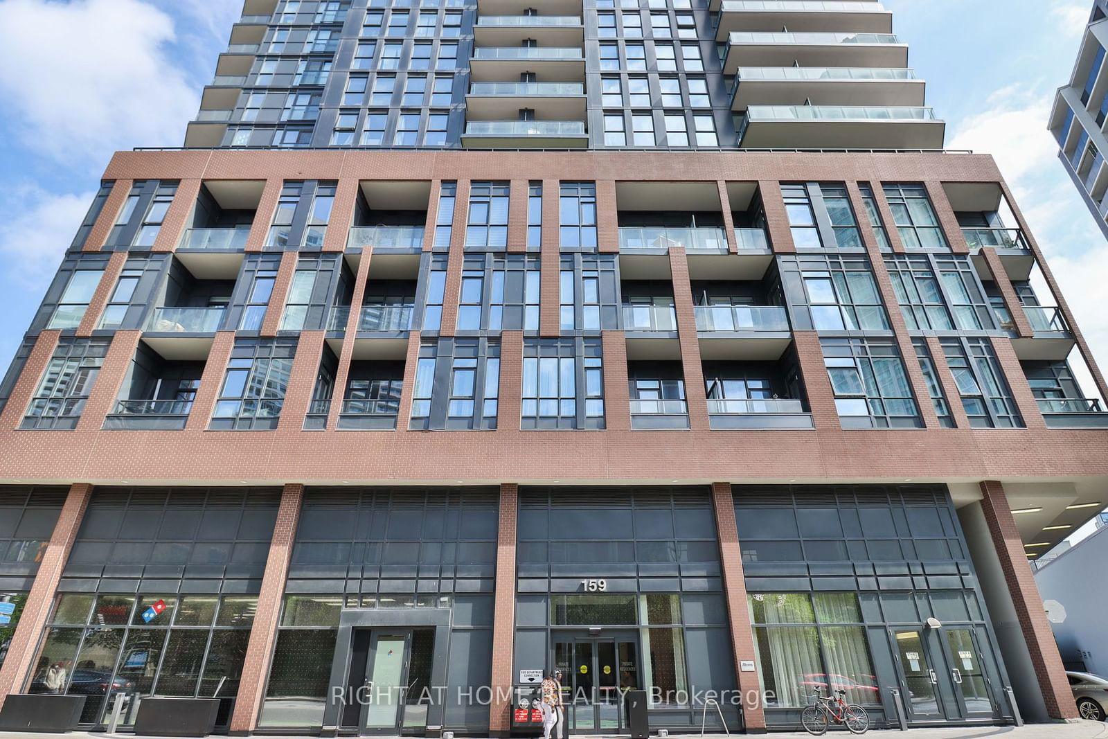 159 Wellesley St E, unit 406 for sale - image #2