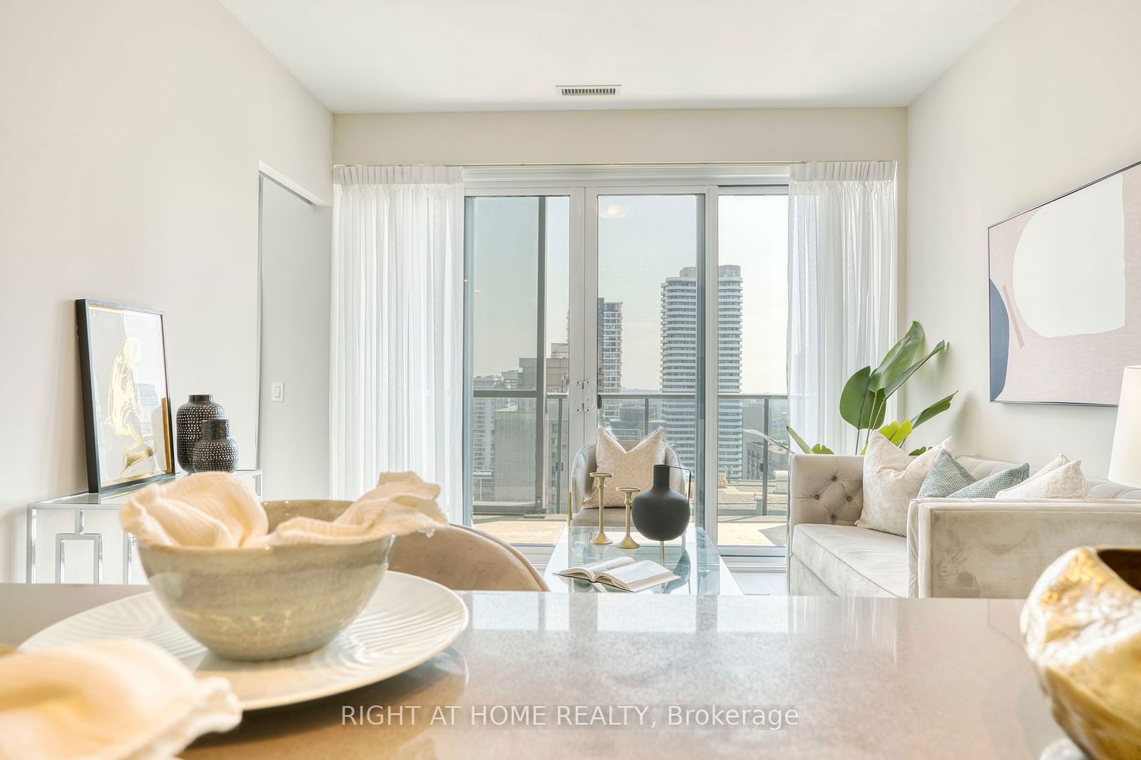 7 Grenville St, unit 2809 for sale - image #4