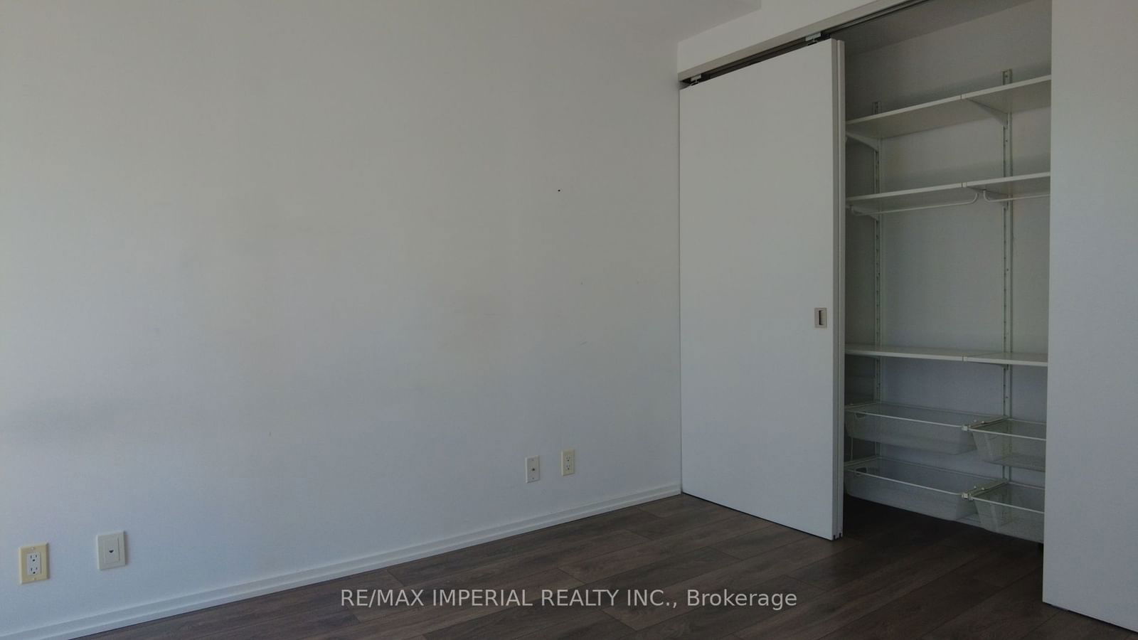 125 peter St, unit 2411 for rent