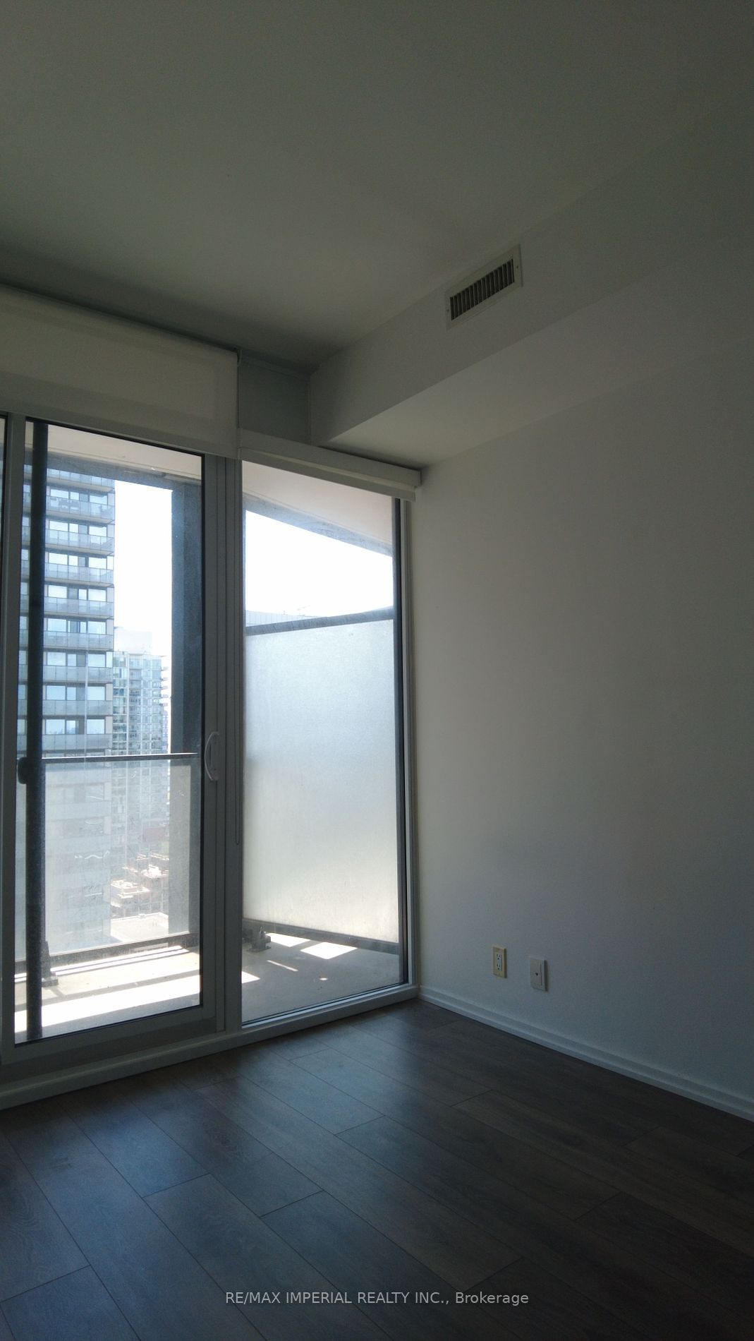 125 peter St, unit 2411 for rent