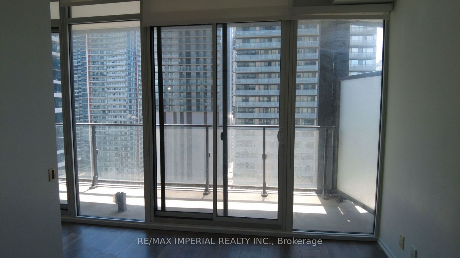 125 peter St, unit 2411 for rent