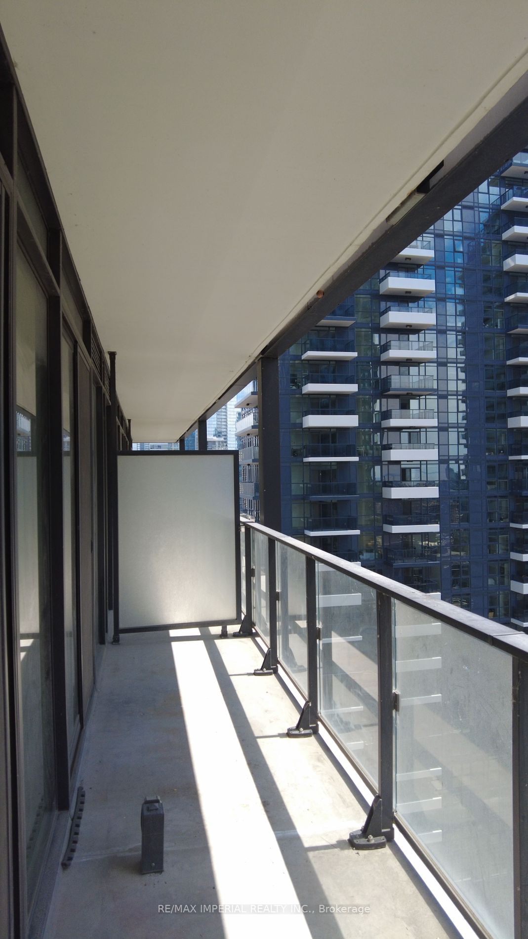 125 peter St, unit 2411 for rent