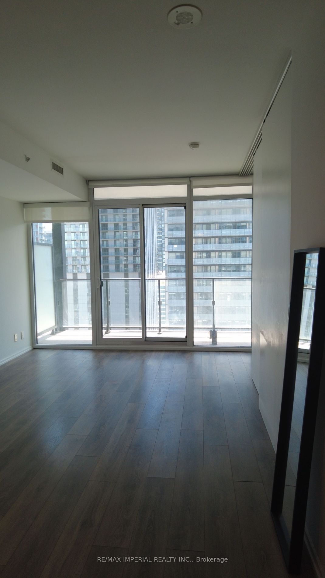 125 peter St, unit 2411 for rent