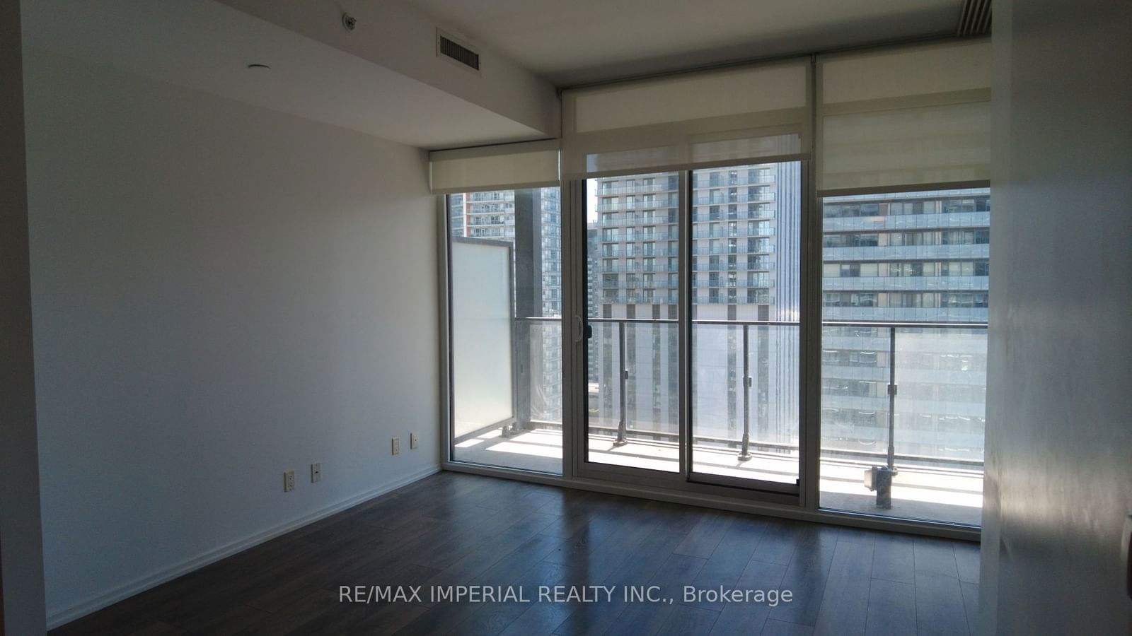 125 peter St, unit 2411 for rent