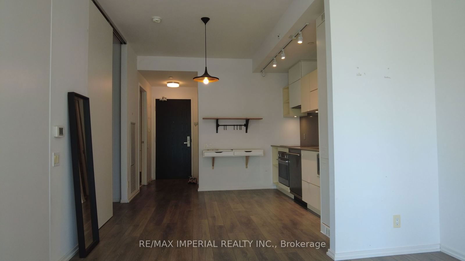 125 peter St, unit 2411 for rent