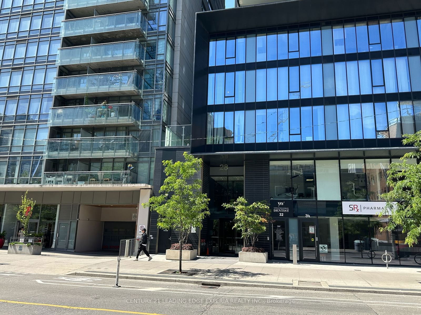 28 Wellesley St E, unit 410 for sale