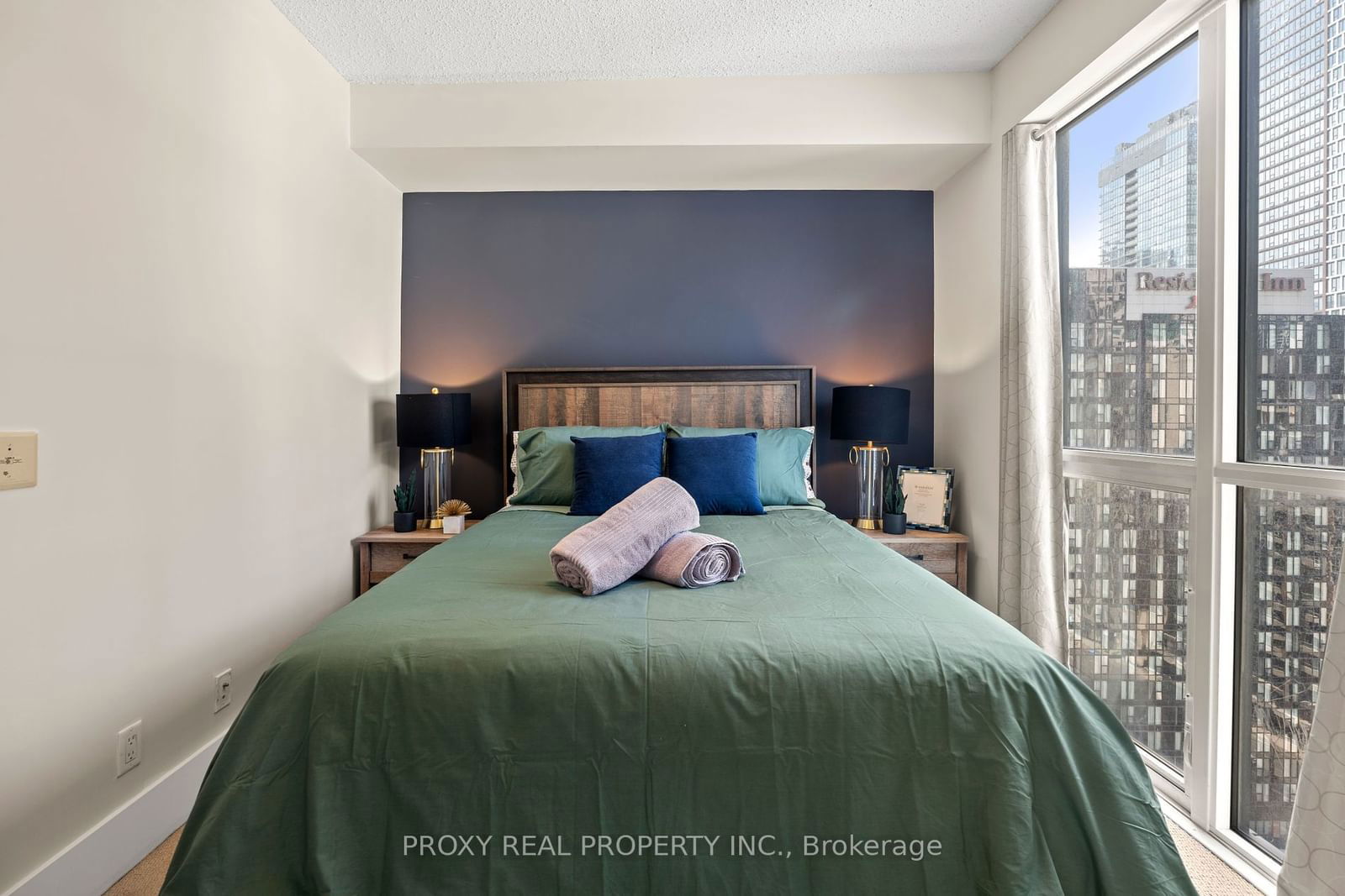 300 Front St W, unit 1705 for rent - image #1