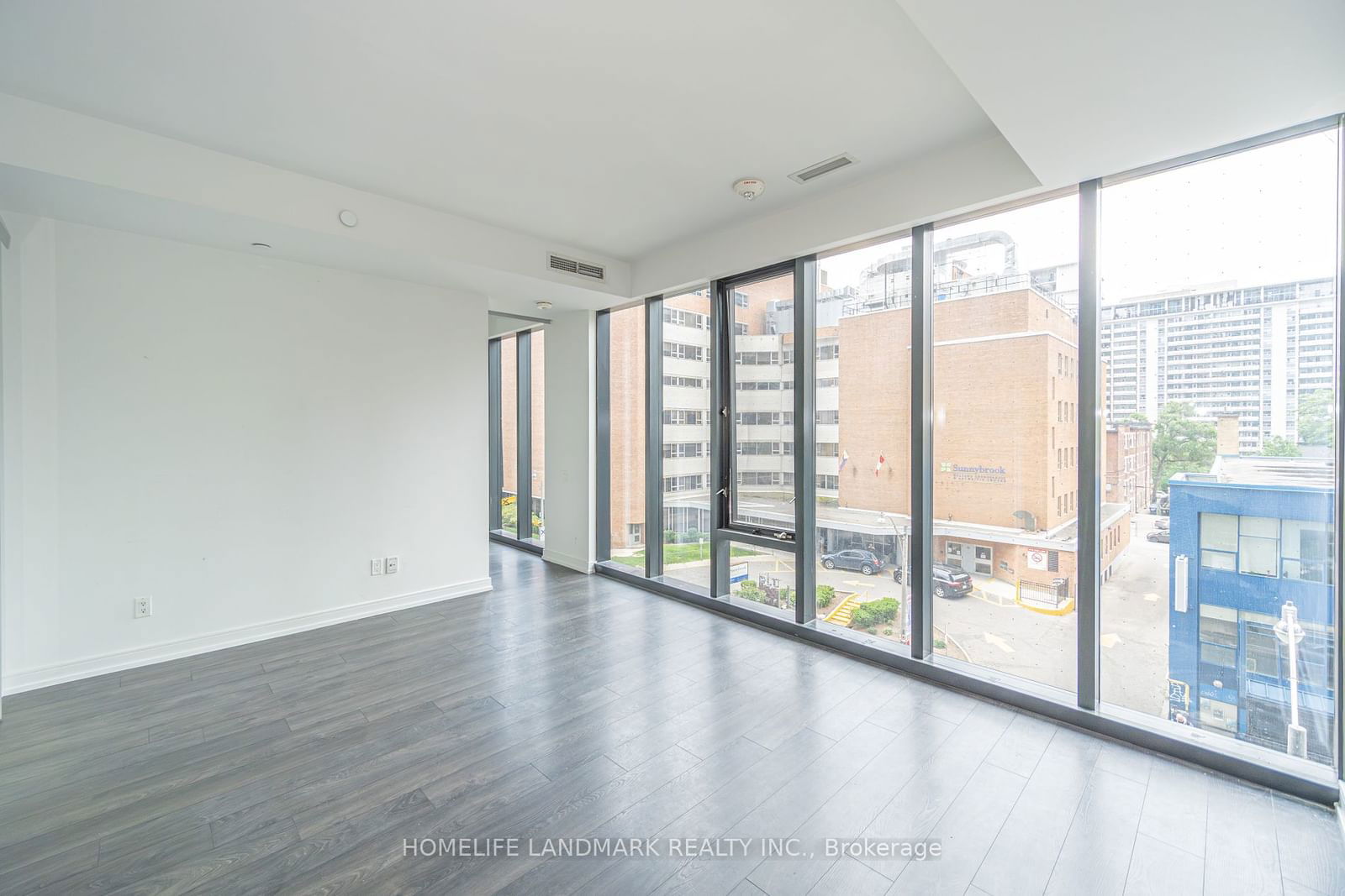 28 Wellesley St E, unit 305 for sale