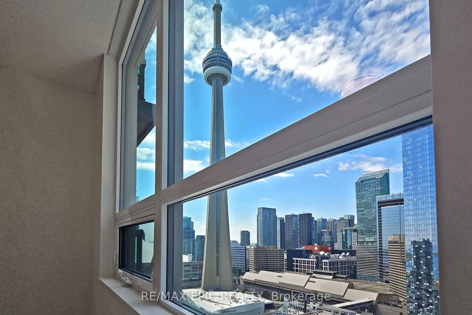 19 Grand Trunk Cres, unit 3305 for sale - image #17