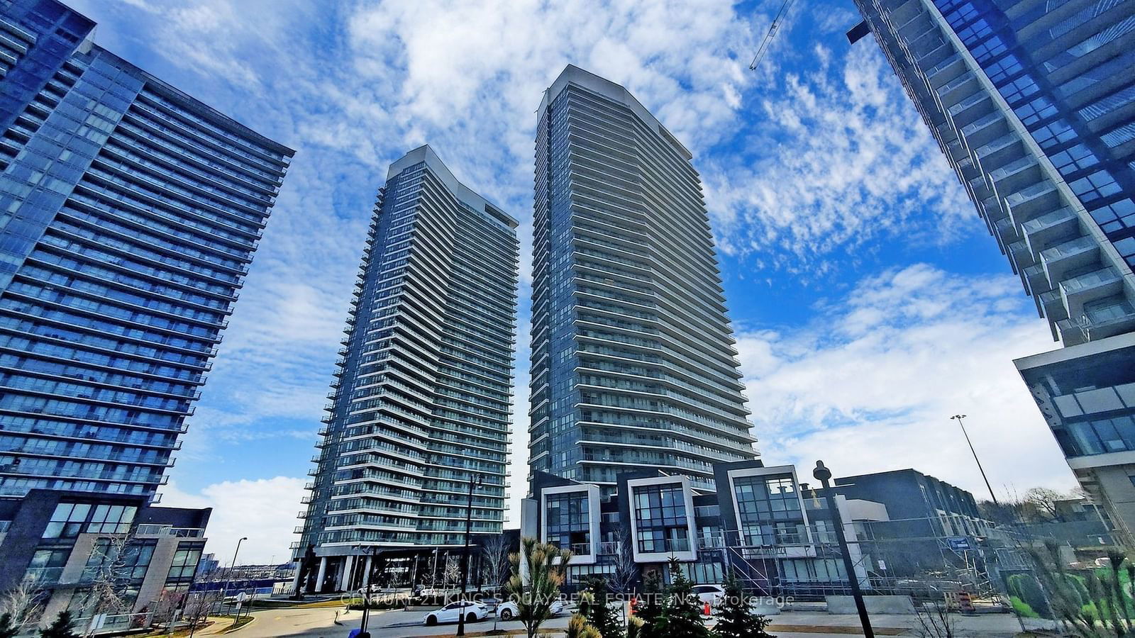 115 McMahon Dr, unit 712 for sale - image #1