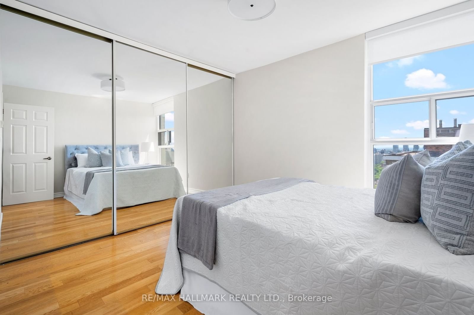 40 Homewood Ave, unit 2501 for sale - image #22