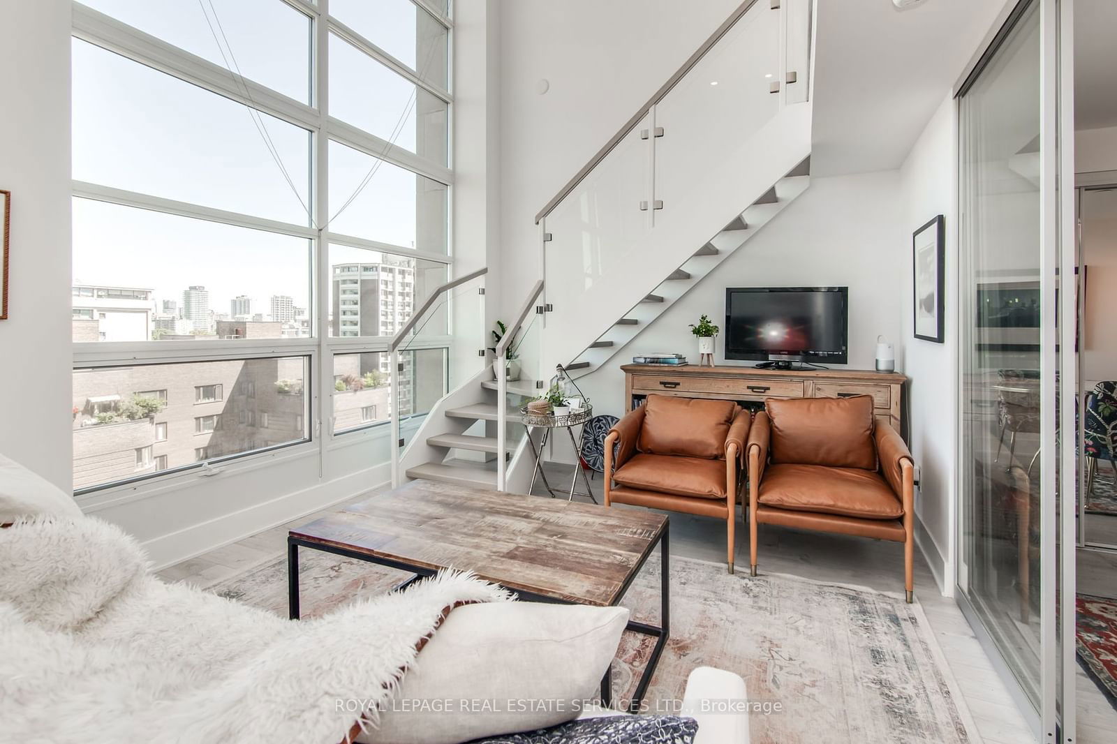 111 St Clair Ave W, unit 906 for rent - image #8