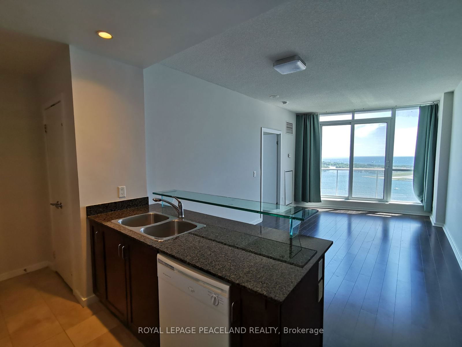 208 Queens Quay W, unit 3307 for sale - image #2