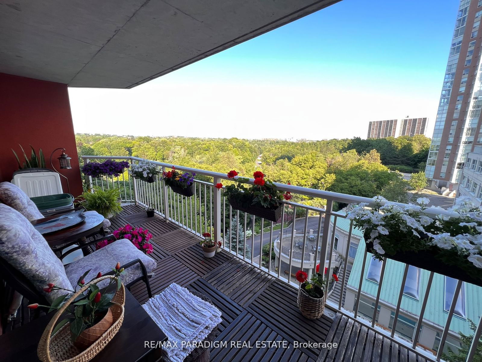 18 Concorde Pl, unit 522 for rent - image #8