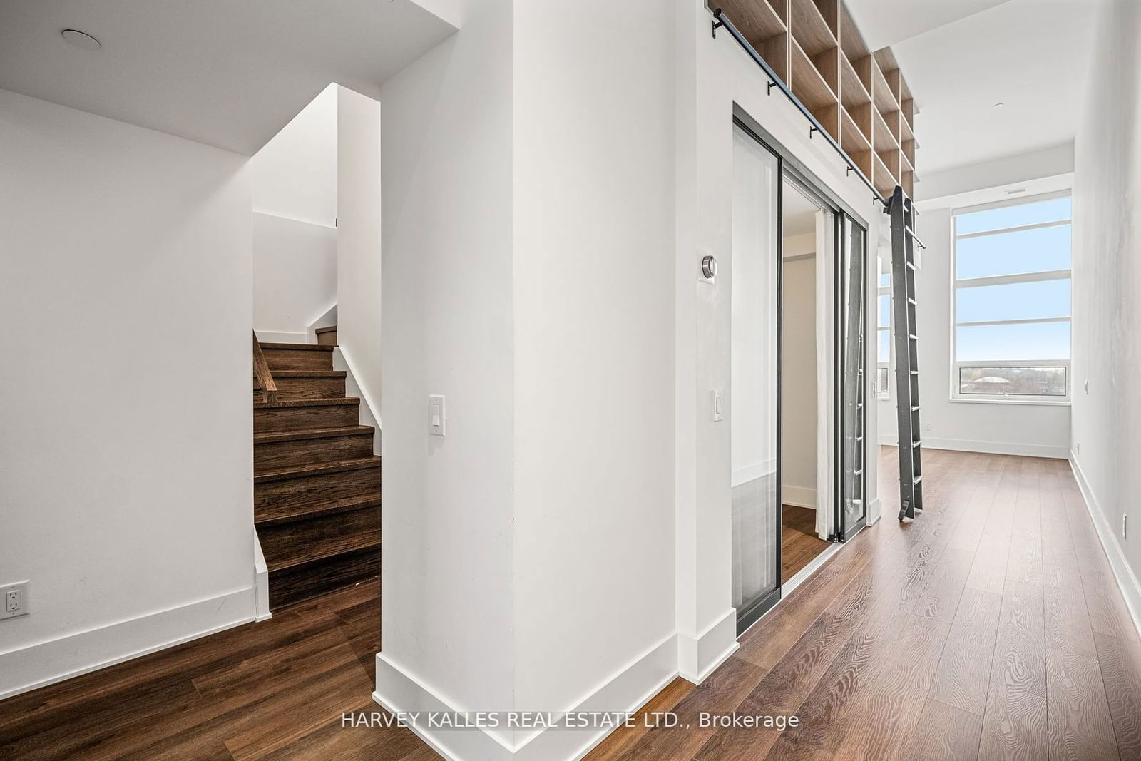 111 St Clair Ave W, unit 821 for sale - image #10