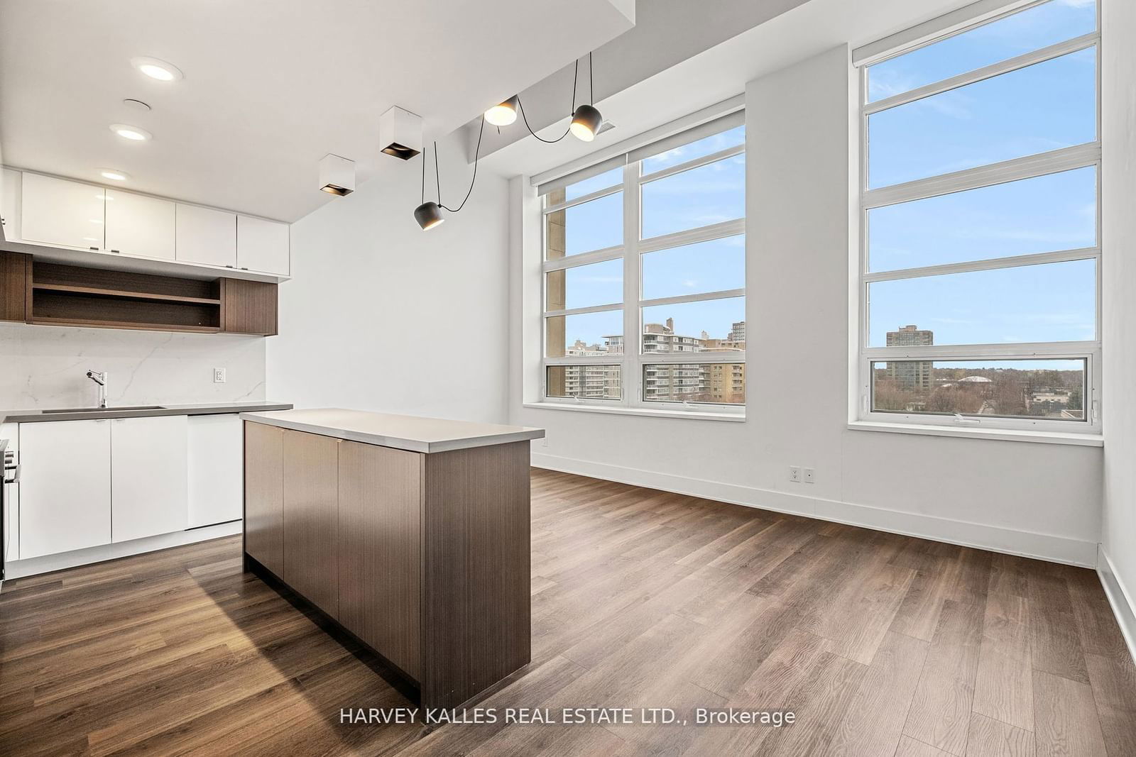 111 St Clair Ave W, unit 821 for sale - image #17