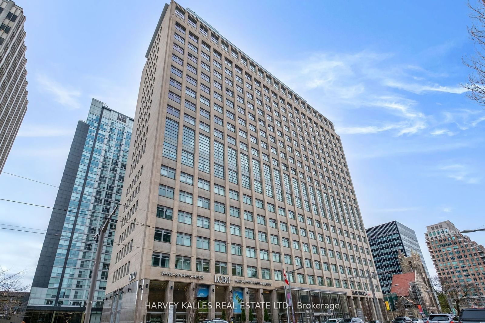 111 St Clair Ave W, unit 821 for sale