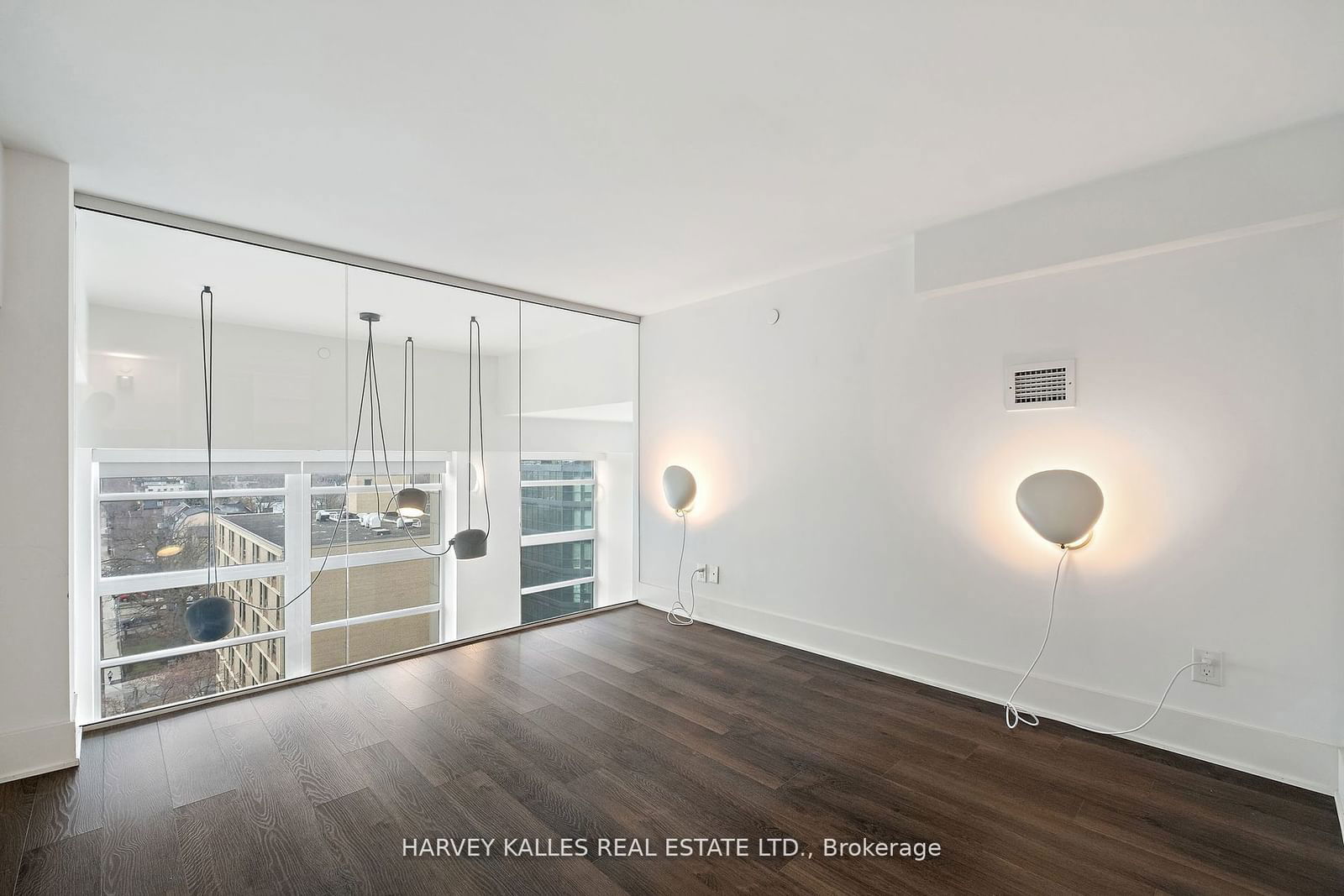 111 St Clair Ave W, unit 821 for sale