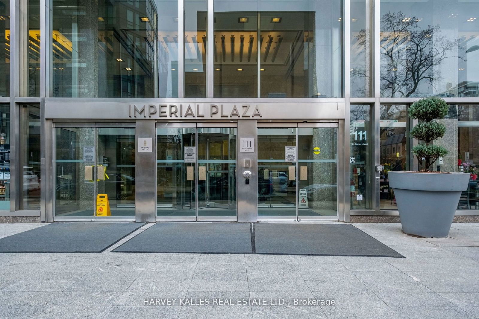 111 St Clair Ave W, unit 821 for sale - image #4