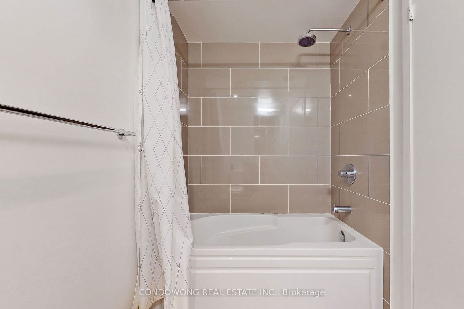 88 Harbour St, unit 1006 for sale - image #14