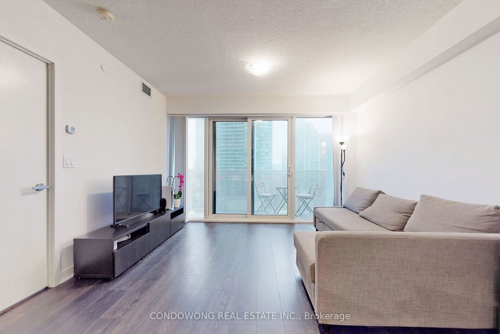 88 Harbour St, unit 1006 for sale - image #4