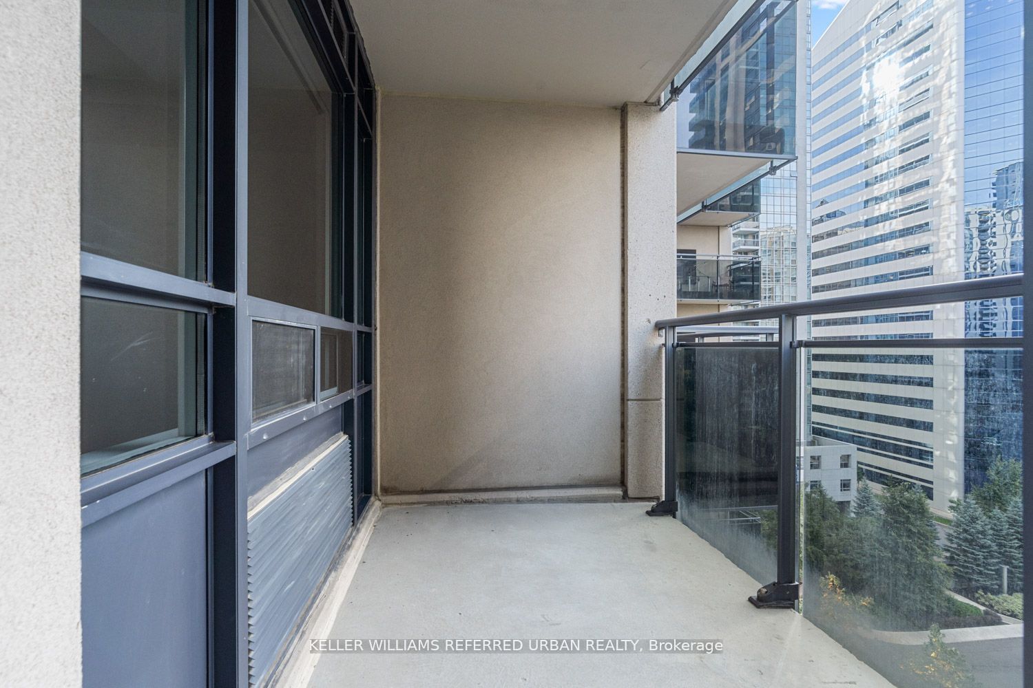 155 Beecroft Rd, unit 1002 for sale