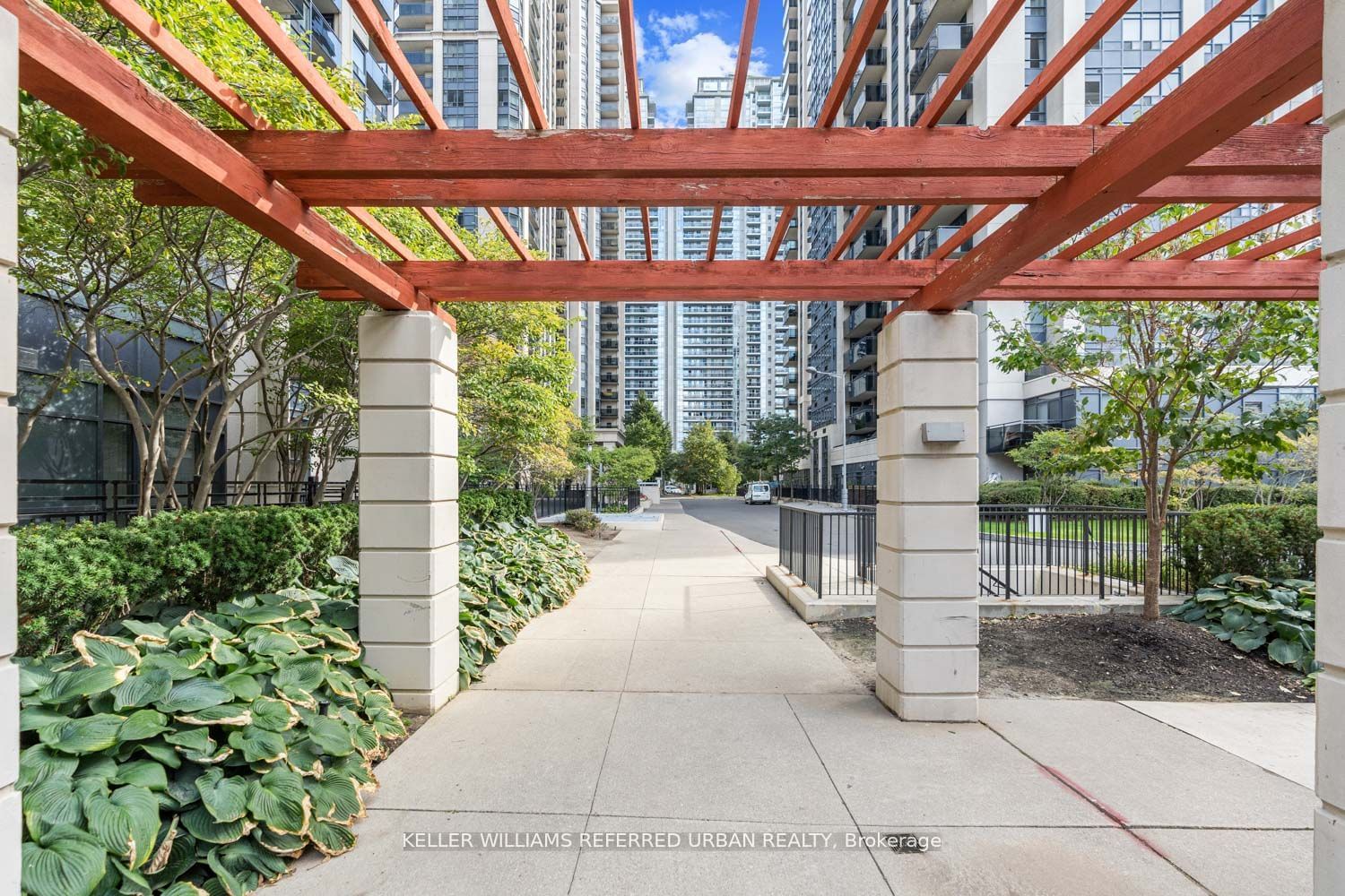 Broadway II Residences, North York, Toronto