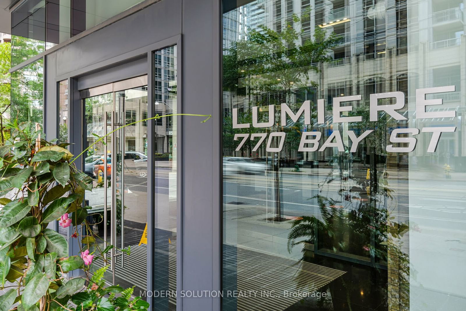 770 Bay St, unit 302 for sale