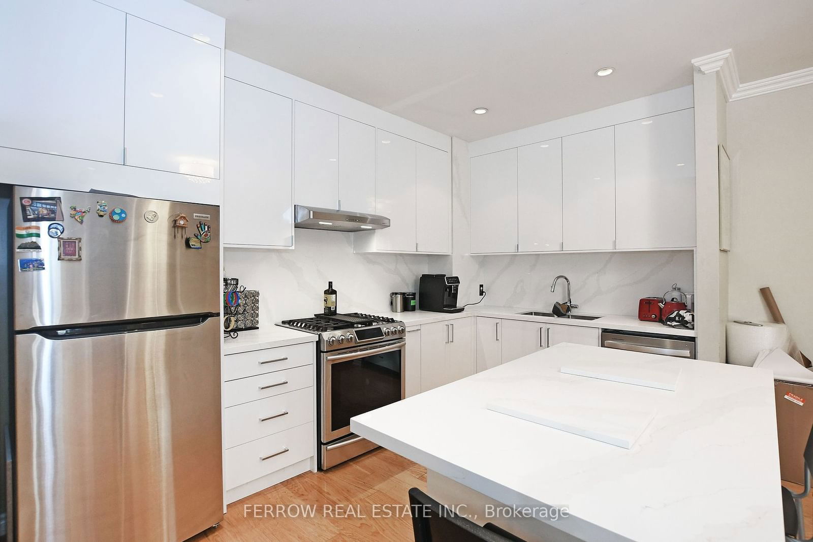 37 Avondale Ave, unit 505 for rent - image #8