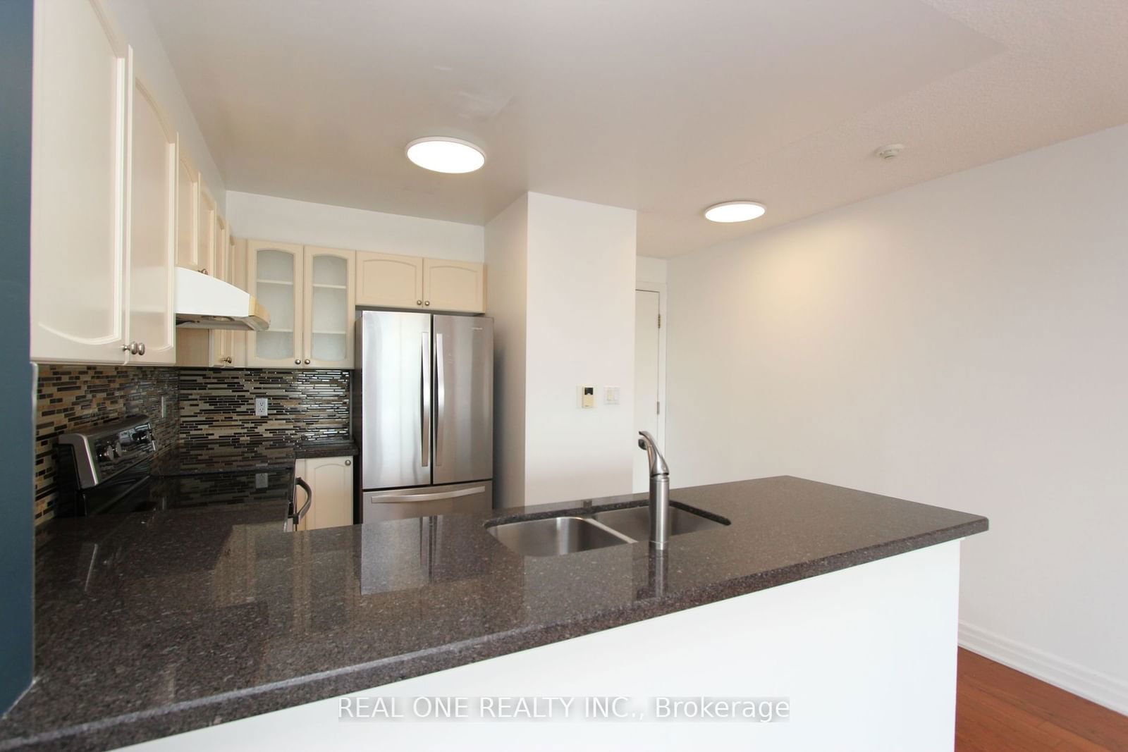 188 Doris Ave, unit 1109 for sale - image #4