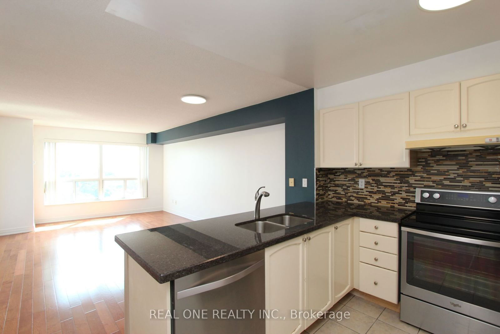 188 Doris Ave, unit 1109 for sale - image #6