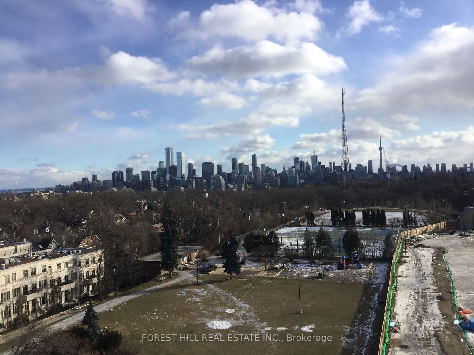 6 Parkwood Ave, unit 802 for rent