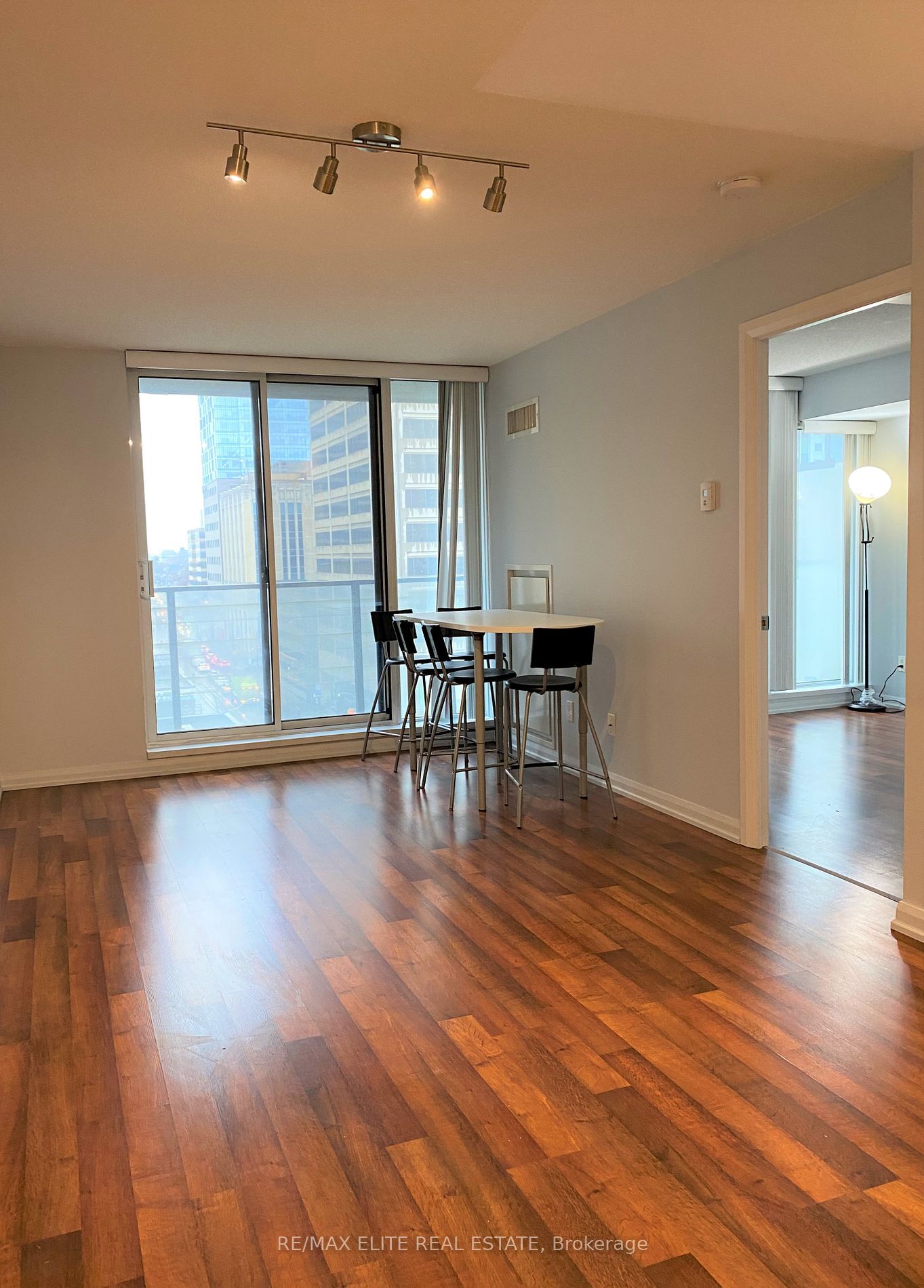 111 Elizabeth St, unit 1025 for rent