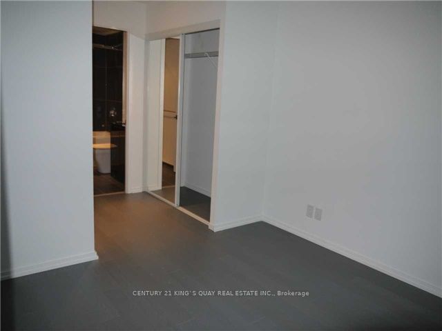 70 Temperance St, unit 5401 for rent - image #5