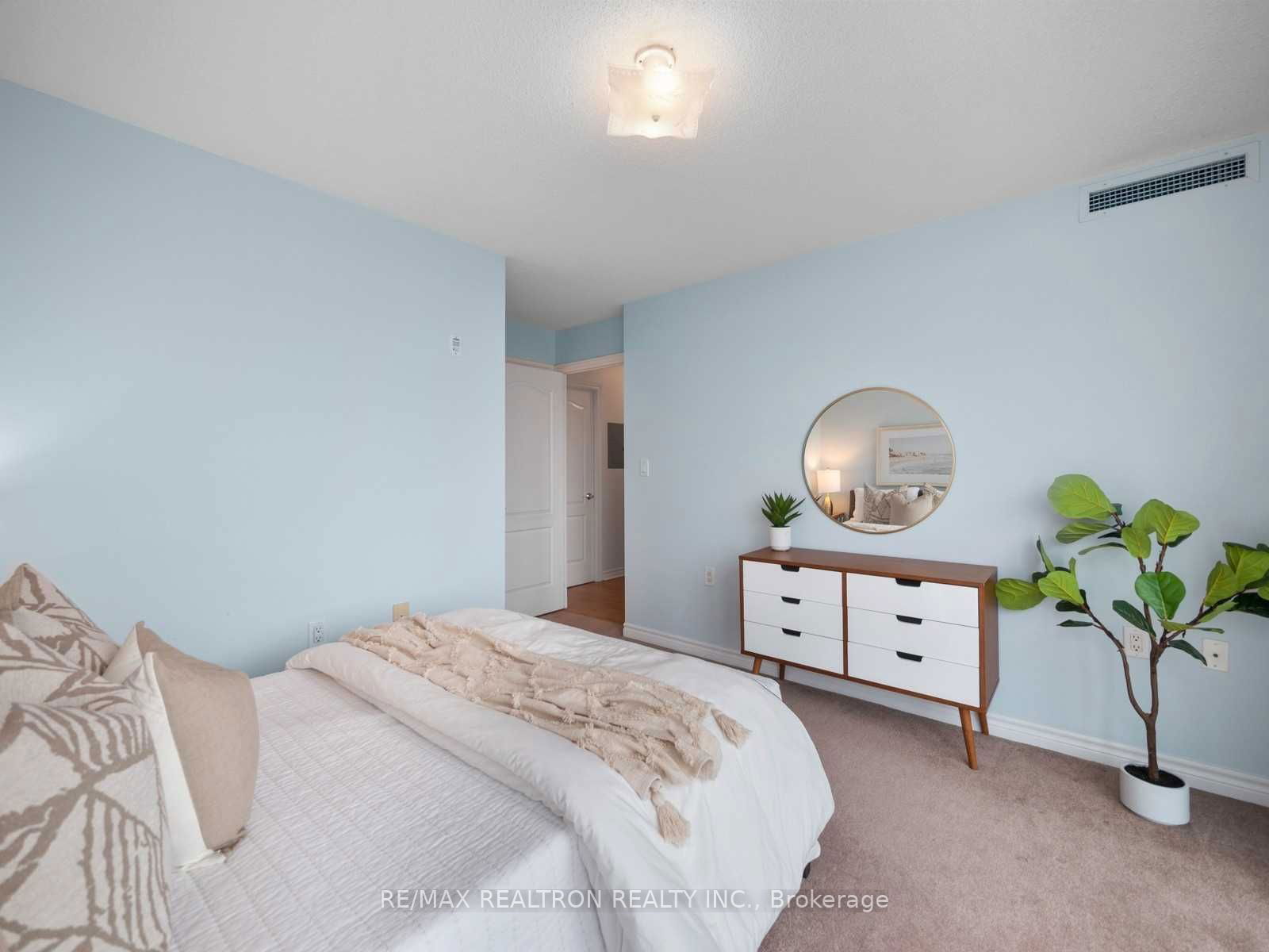 3830 Bathurst St, unit 613 for sale - image #4