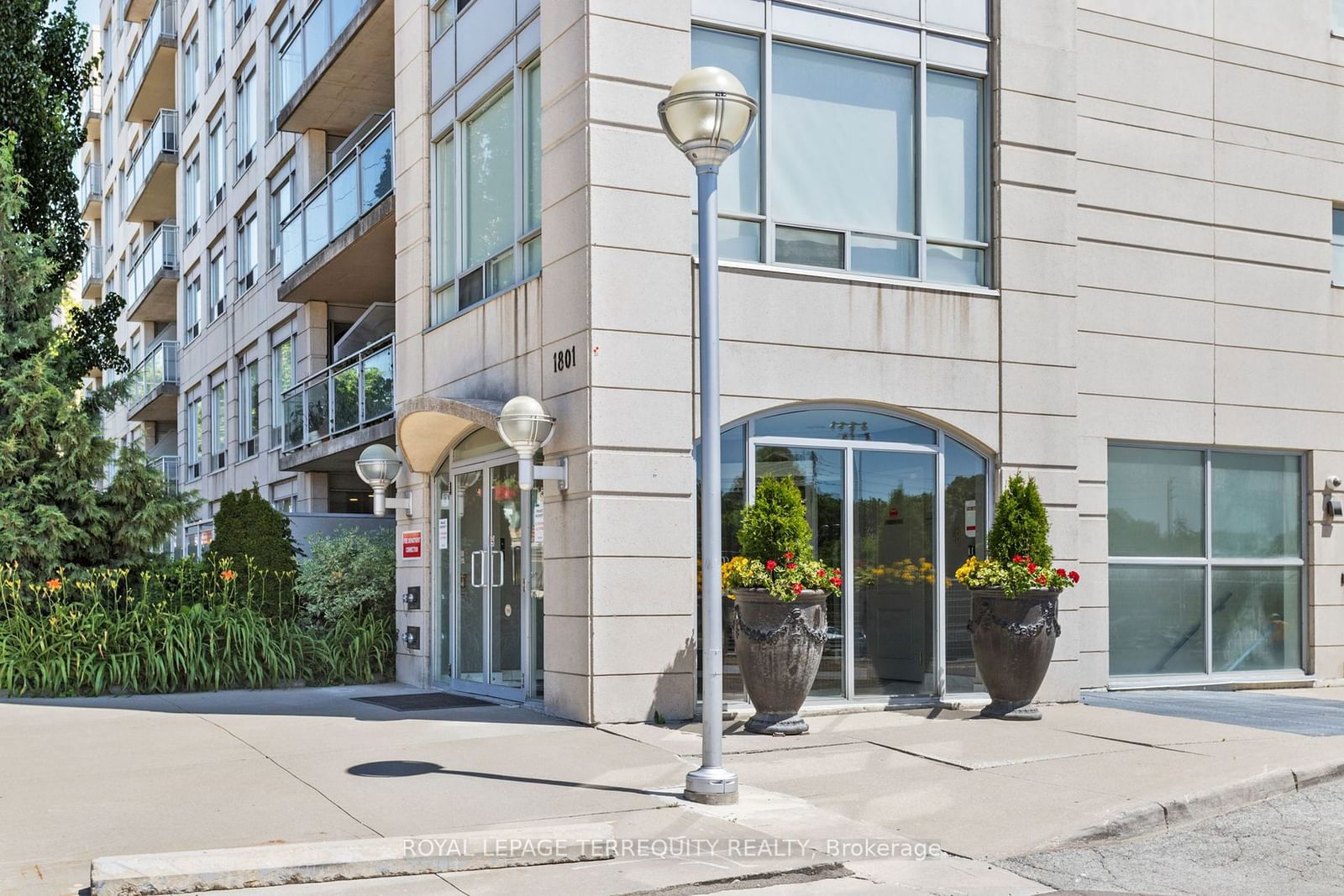 1801 Bayview Ave, unit 201 for sale - image #2