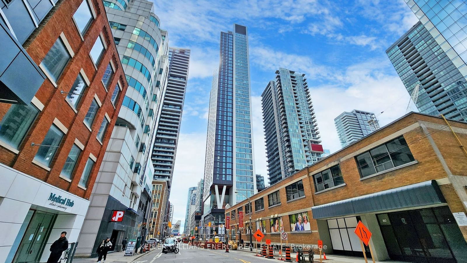 357 King St W, unit 705 for sale - image #1