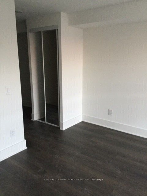 111 St Clair Ave W, unit 905 for rent