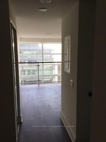 111 St Clair Ave W, unit 905 for rent