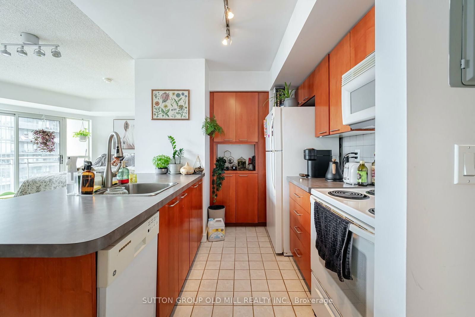 255 Richmond St E, unit 1517 for sale