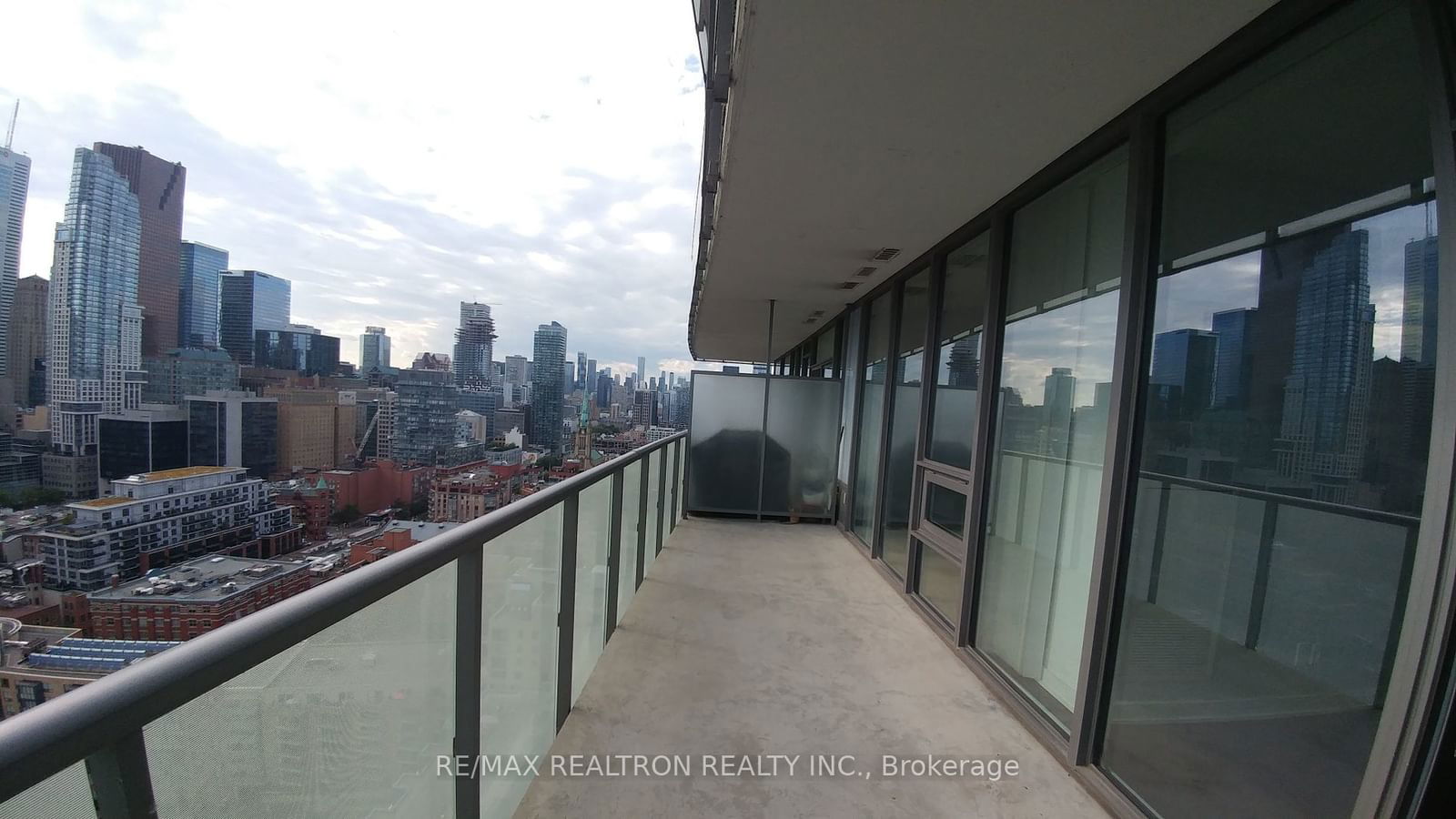 1 Market St, unit 2502 for sale - image #25