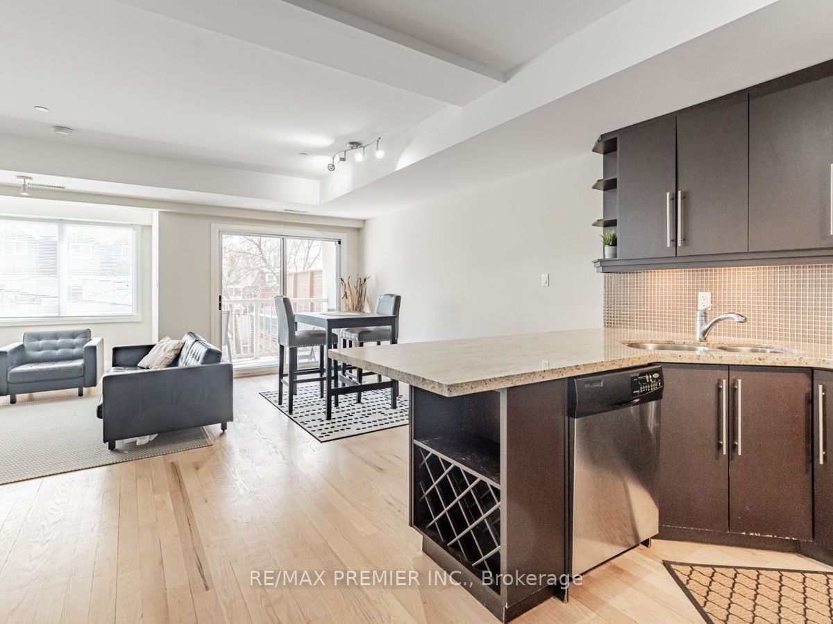 473 Dupont St, unit 5 for sale