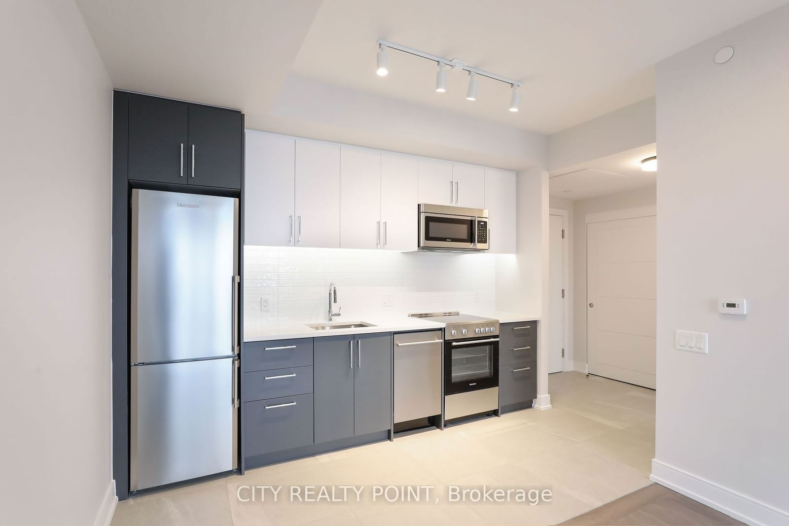 2525 Bathurst St, unit 608 for rent