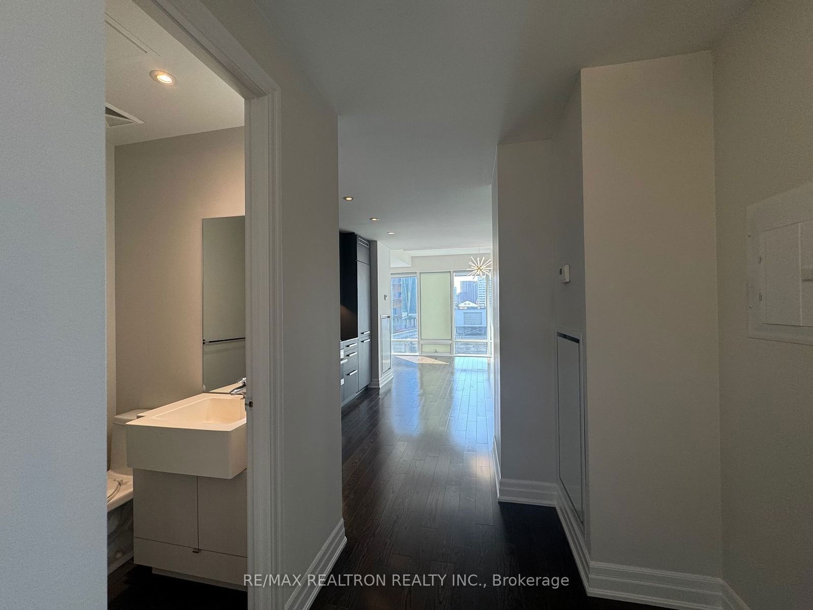 8 The Esplanade Ave, unit 1006 for sale